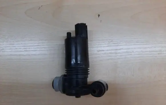 Land Rover Evoque I Windscreen/windshield washer pump 1011284 197762 130803B