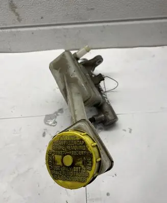 Nissan X-Trail T30 Master brake cylinder