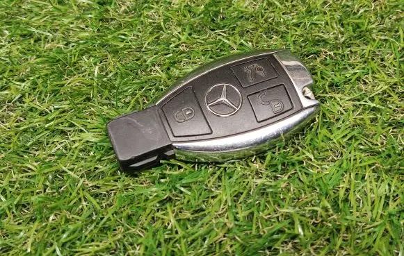 Mercedes-Benz E W212 Ignition key/card 2010DJ1439