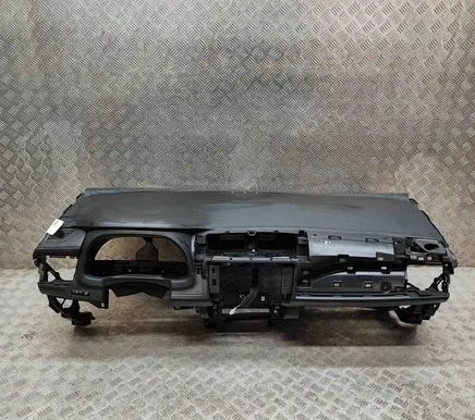 Nissan Leaf II (ZE1) Dashboard 681P35SH0B 682005SH0B