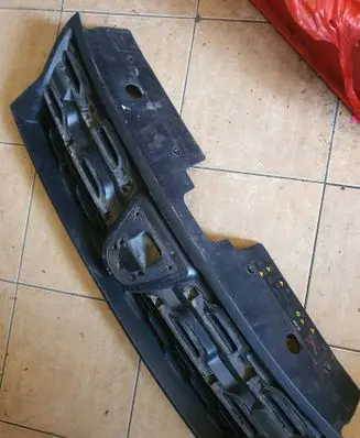 Dacia Duster Front grill 623100838R 1MO2403