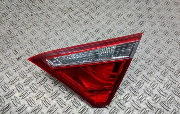 Toyota Camry Tailgate rear/tail lights