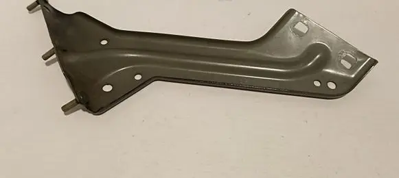 Audi Q5 SQ5 Fender mounting bracket 8R0821135