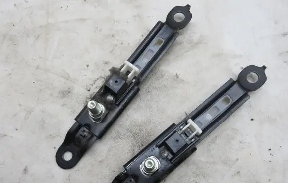 Toyota RAV 4 (XA30) Seat belt adjustment rail KRIS235789