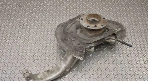 BMW X5 E70 Front wheel hub 6773784