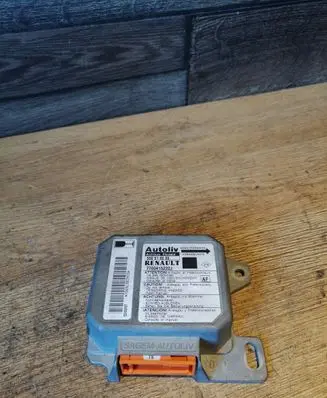 Renault Scenic I Airbag control unit/module