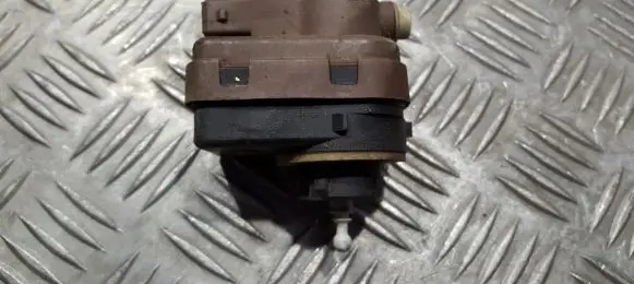 Peugeot 406 Headlight level adjustment motor 