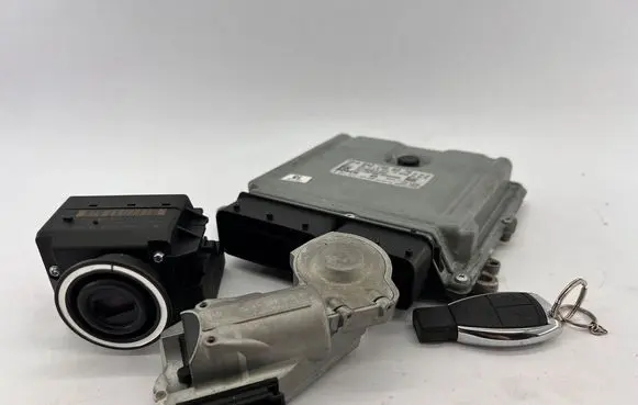Mercedes-Benz E W211 Engine ECU kit and lock set A6421508378 0281013725 9271802081016203