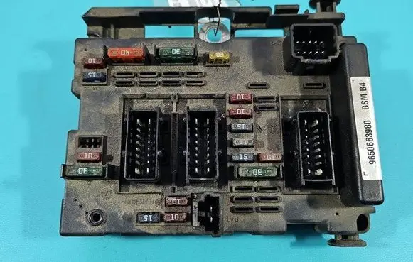Peugeot 307 Central body control module 9650663980 IMPRK1435403