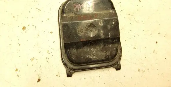 Volkswagen PASSAT B4 Headlight/headlamp dust cover 141992
