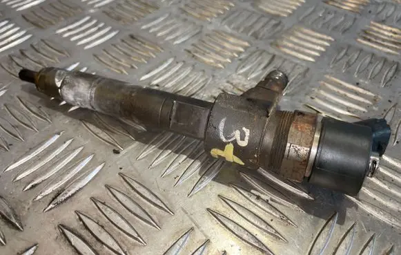 Opel Zafira B Fuel injector 0445110276