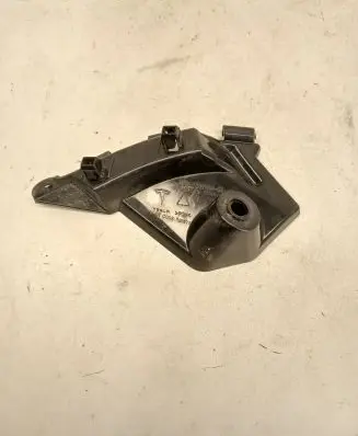 Tesla Model X Fender mounting bracket 104709200H
