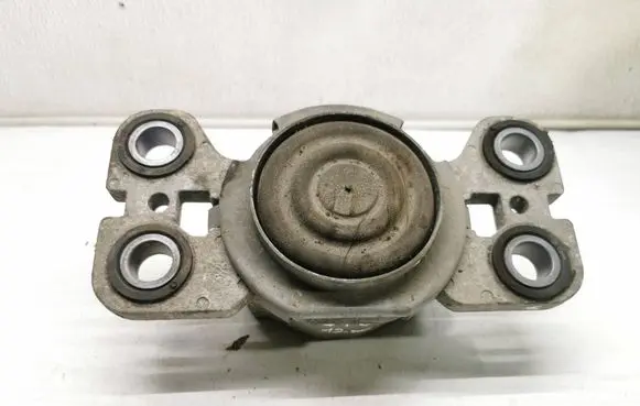Volvo V70 Engine mount bracket 31316875