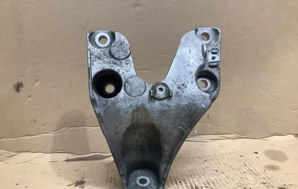 BMW M4 F82 F83 Engine mounting bracket 6789093