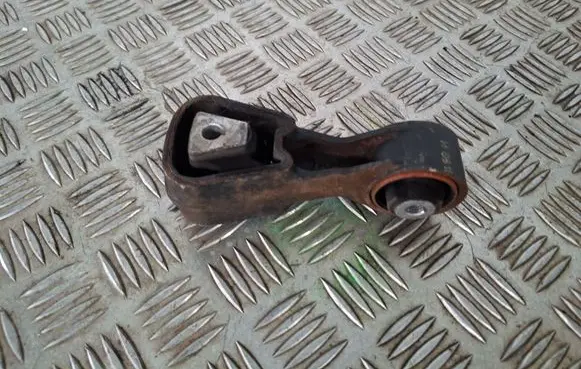 Peugeot 508 Engine mount bracket