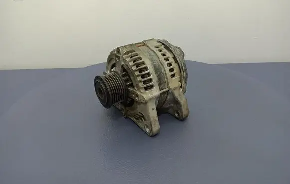 Suzuki Grand Vitara II Generator/alternator 
