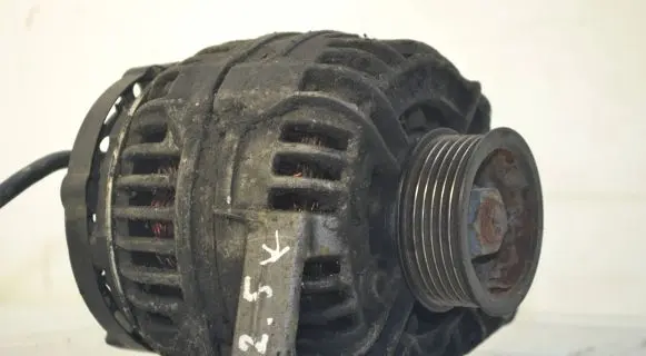 Volkswagen PASSAT B6 Generator/alternator 038903023L 0124325001