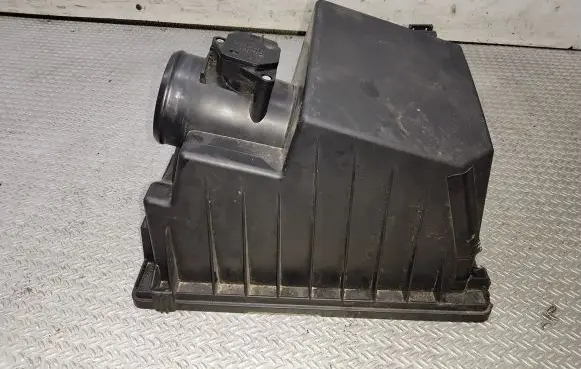 Mazda CX-7 Air filter box cover R2AX13Z01