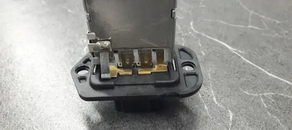 Hyundai i10 Heater blower motor/fan resistor
