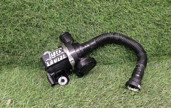 Volkswagen Jetta VI EGR valve 5C0201559
