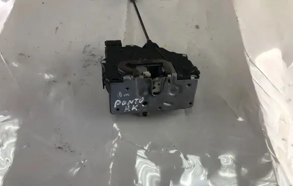 Fiat Punto Evo Front door lock