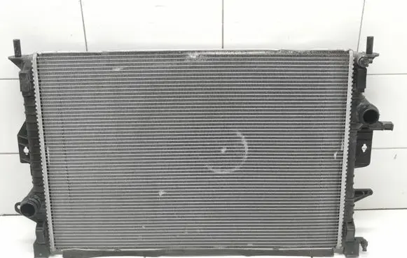 Volvo V40 Coolant radiator M158571a 3139064