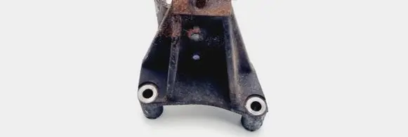 Suzuki Grand Vitara II Engine mounting bracket