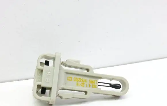 BMW 5 F10 F11 Interior temperature sensor 107632923