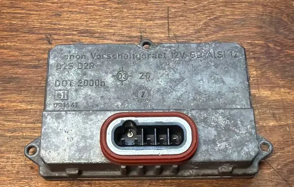 Mercedes-Benz E W211 Headlight ballast module Xenon 5DV00829000 05740205532146