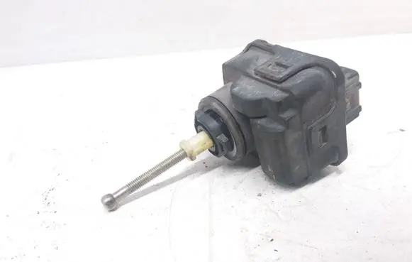 Audi A6 S6 C4 4A Headlight level adjustment motor 4A0941295