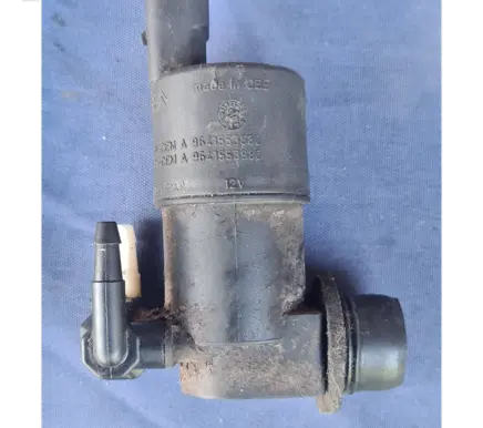 Renault Espace IV Windscreen/windshield washer pump 9641553880