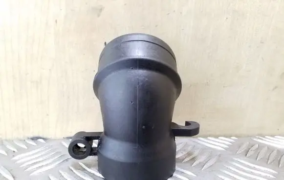 Volkswagen Tiguan Engine coolant pipe/hose 5N0129635