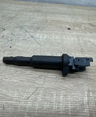 BMW 6 F06 Gran coupe High voltage ignition coil 8647689 0221504470