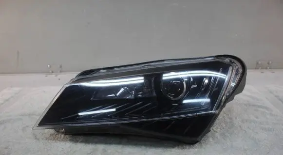 Skoda Superb B8 (3V) Headlight/headlamp