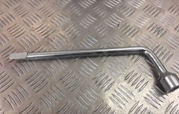Mitsubishi Space Star Wheel nut wrench 