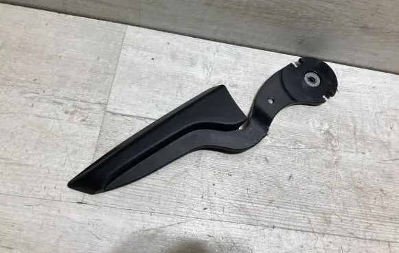 Renault Clio V Seat adjustment handle 3616001