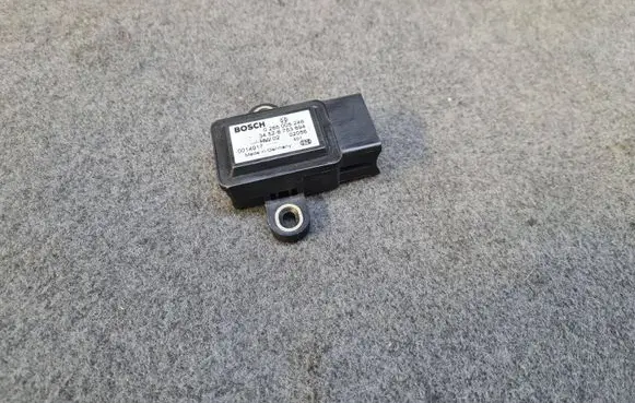 BMW 5 E39 ESP acceleration yaw rate sensor 34526753694 0014917 0265005248
