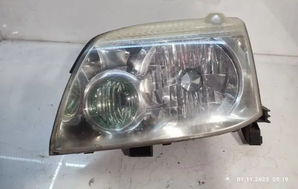 Nissan X-Trail T30 Headlight/headlamp