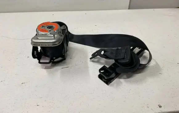 Skoda Superb B8 (3V) Front seatbelt 308427199S98 3063559