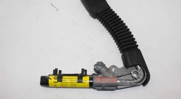 BMW X3 E83 Front seatbelt buckle 33027345 9119537 033102