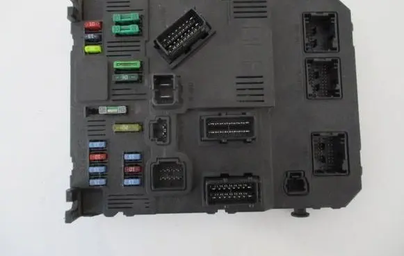Peugeot 407 Central body control module 9655231180