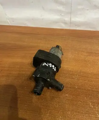 Mercedes-Benz Vito Viano W639 Coolant heater control valve 0028353564 D2996