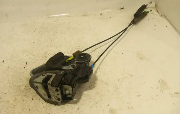 Lexus IS 220D-250-350 Rear door lock 6F2710
