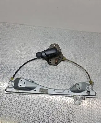Rear door manual window regulator