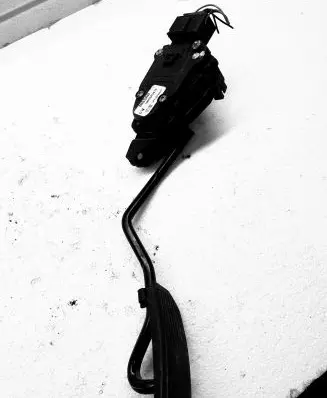 Nissan Almera N16 Accelerator throttle pedal 18002AU410