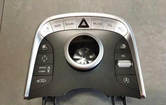 Multifunctional control switch/knob