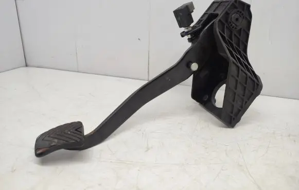 KIA Ceed Brake pedal 328001H100