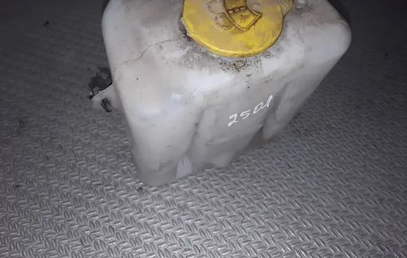 Opel Combo C Windshield washer fluid reservoir/tank