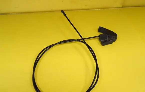 Skoda Octavia Mk1 (1U) Engine bonnet/hood lock release cable 1H1823533