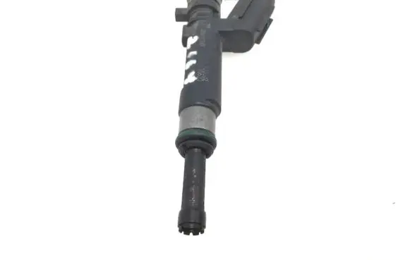 Nissan Juke I F15 Fuel injector